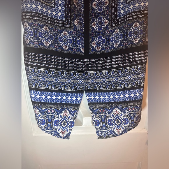 Sleeveless Patterned Top - Picture 3 of 4